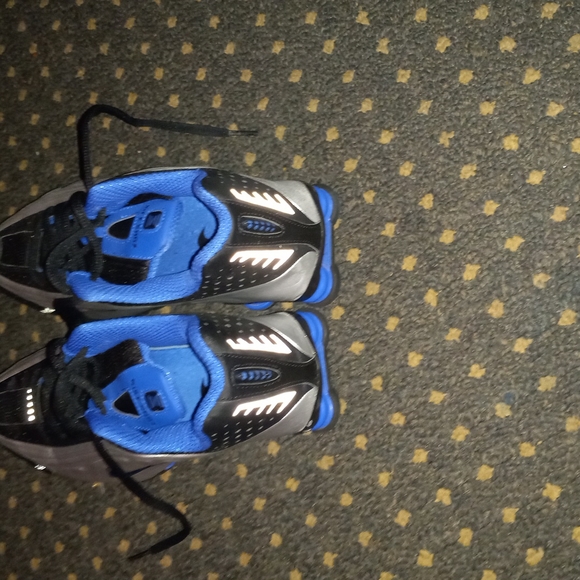 I can't fit them anymore, I wore them once - Picture 2 of 5